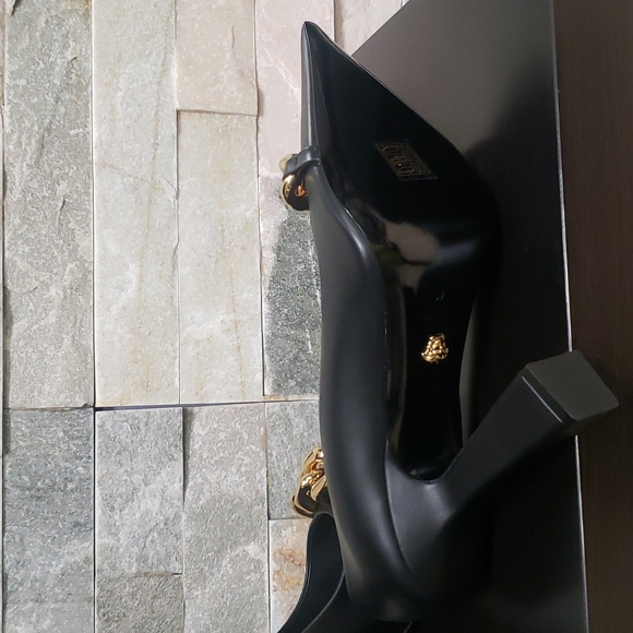 Versace Medusa Embellished Leather Pumps - Picture 9 of 12